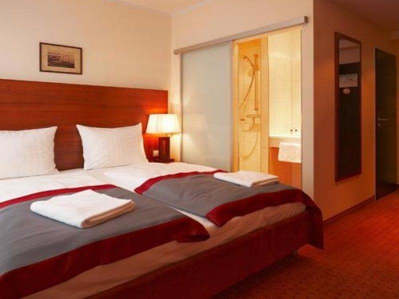 Ivbergs Hotel Messe Nord Берлин Экстерьер фото