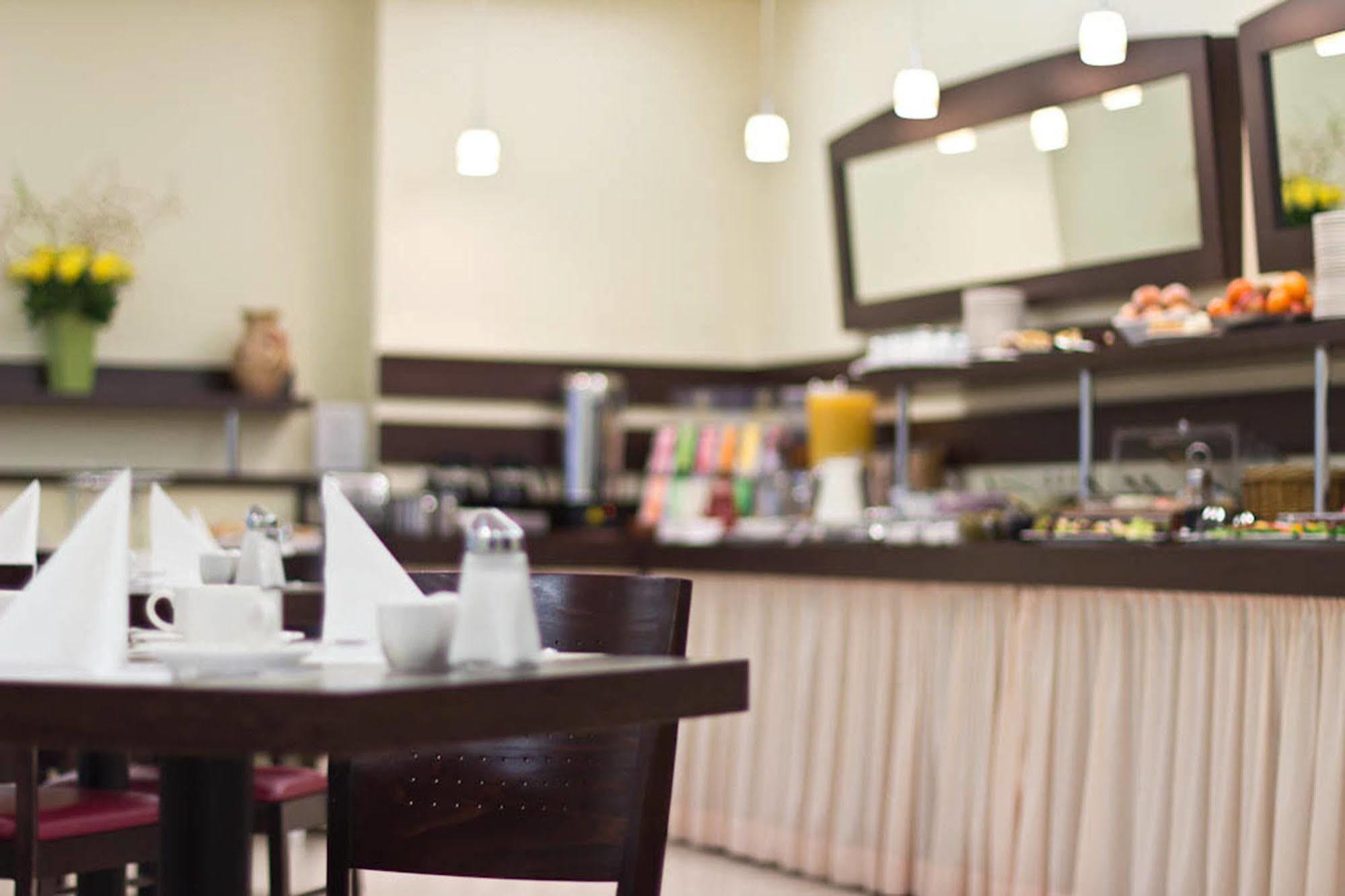 Ivbergs Hotel Messe Nord Берлин Экстерьер фото