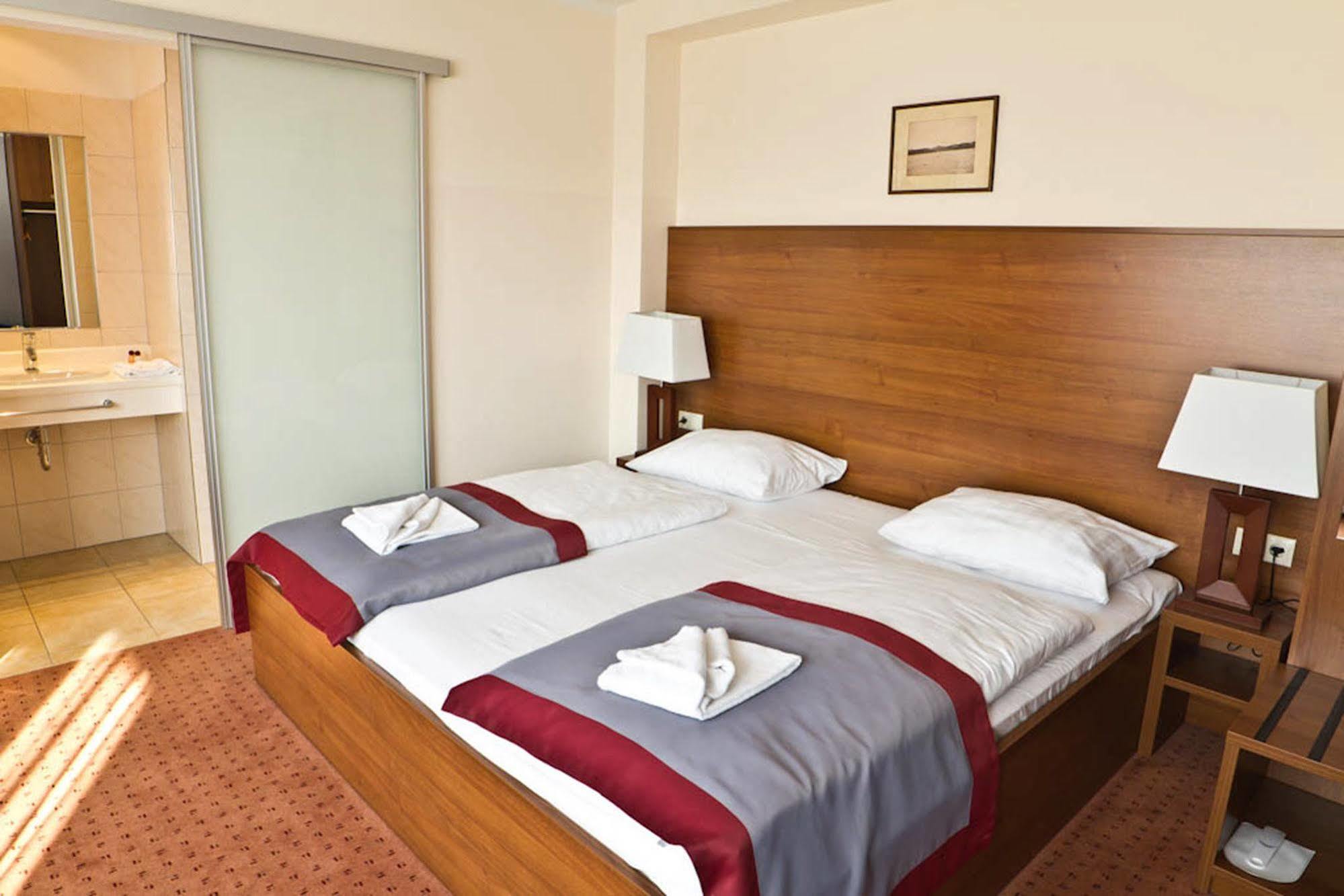 Ivbergs Hotel Messe Nord Берлин Номер фото