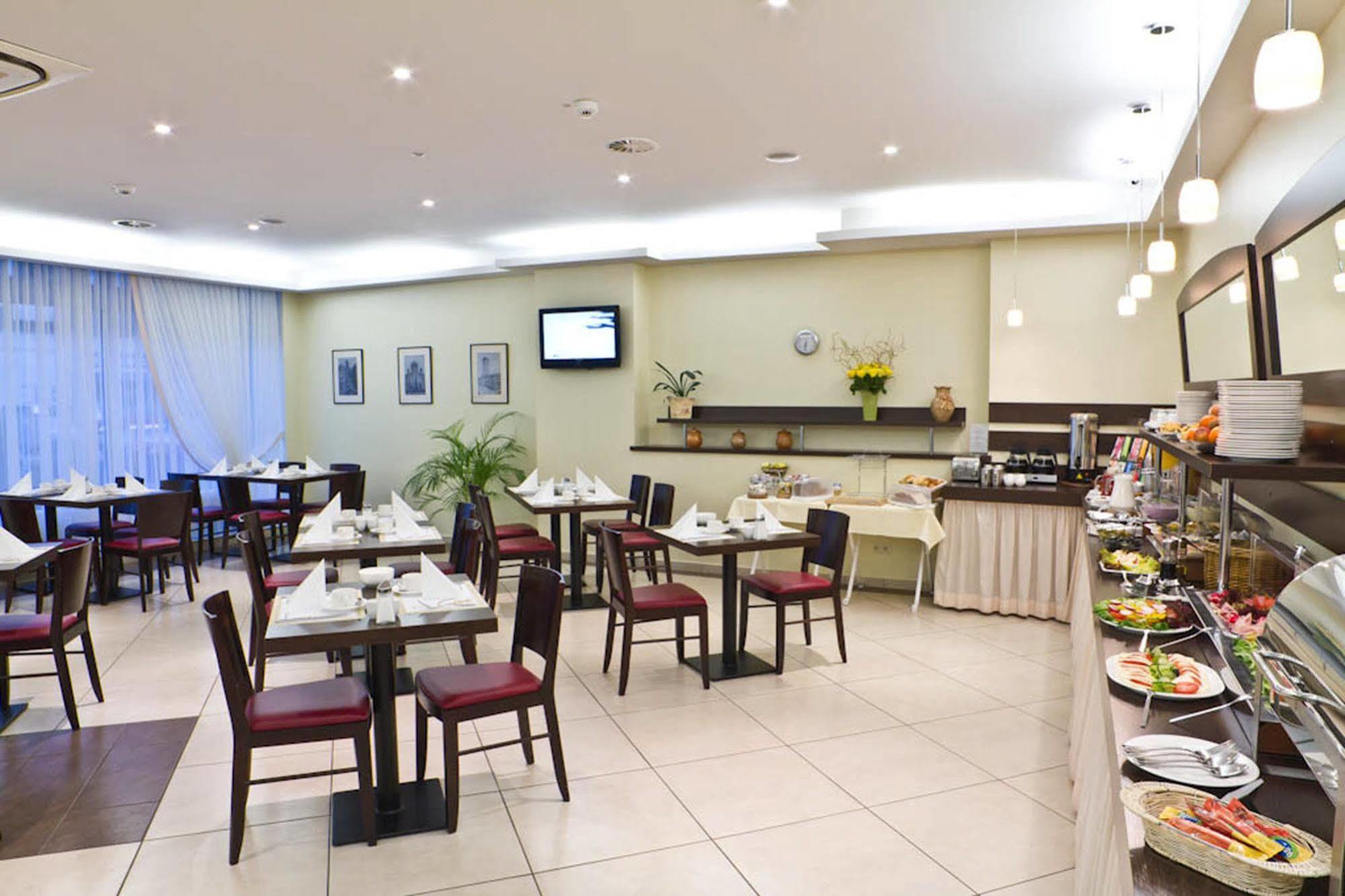 Ivbergs Hotel Messe Nord Берлин Экстерьер фото