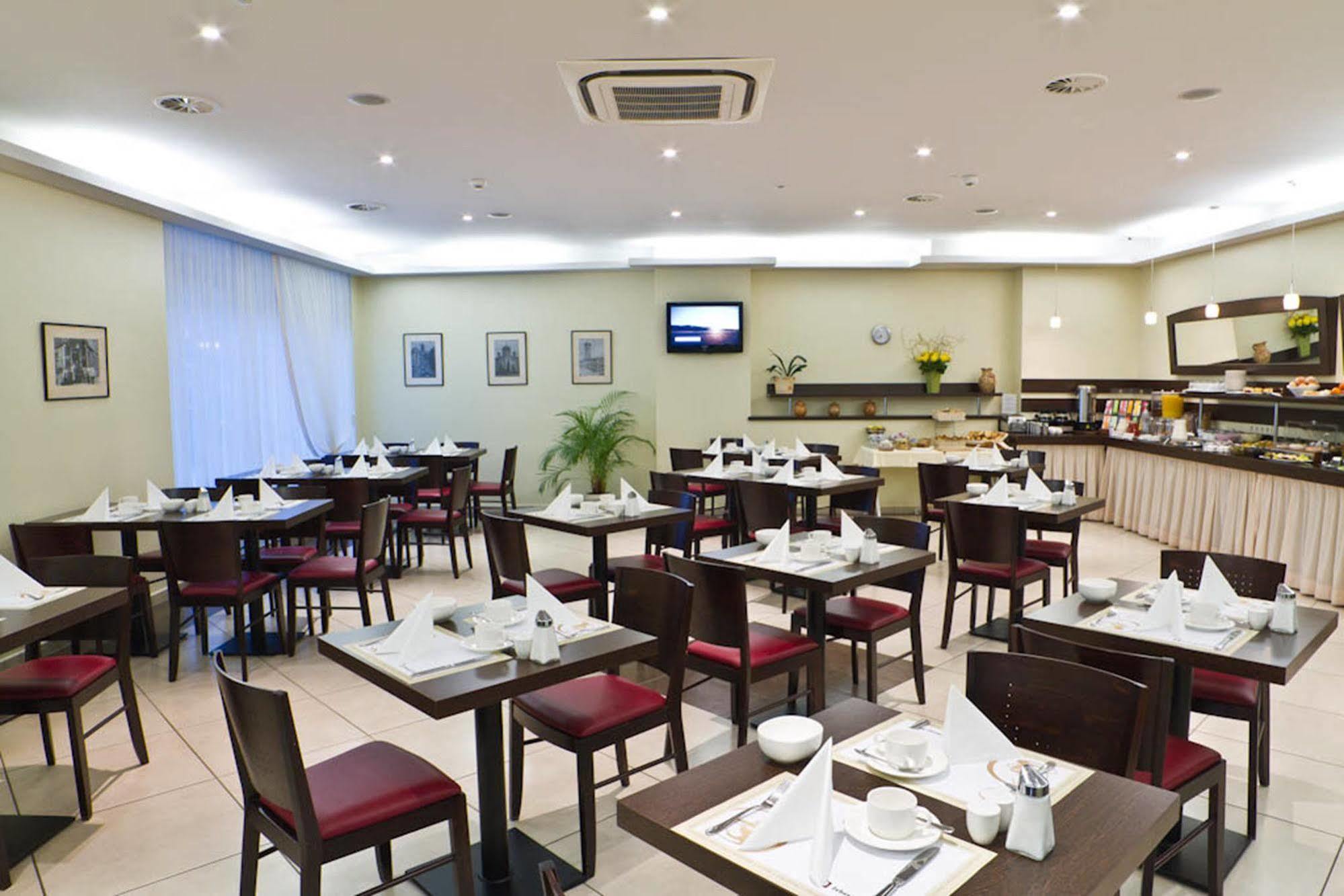 Ivbergs Hotel Messe Nord Берлин Ресторан фото