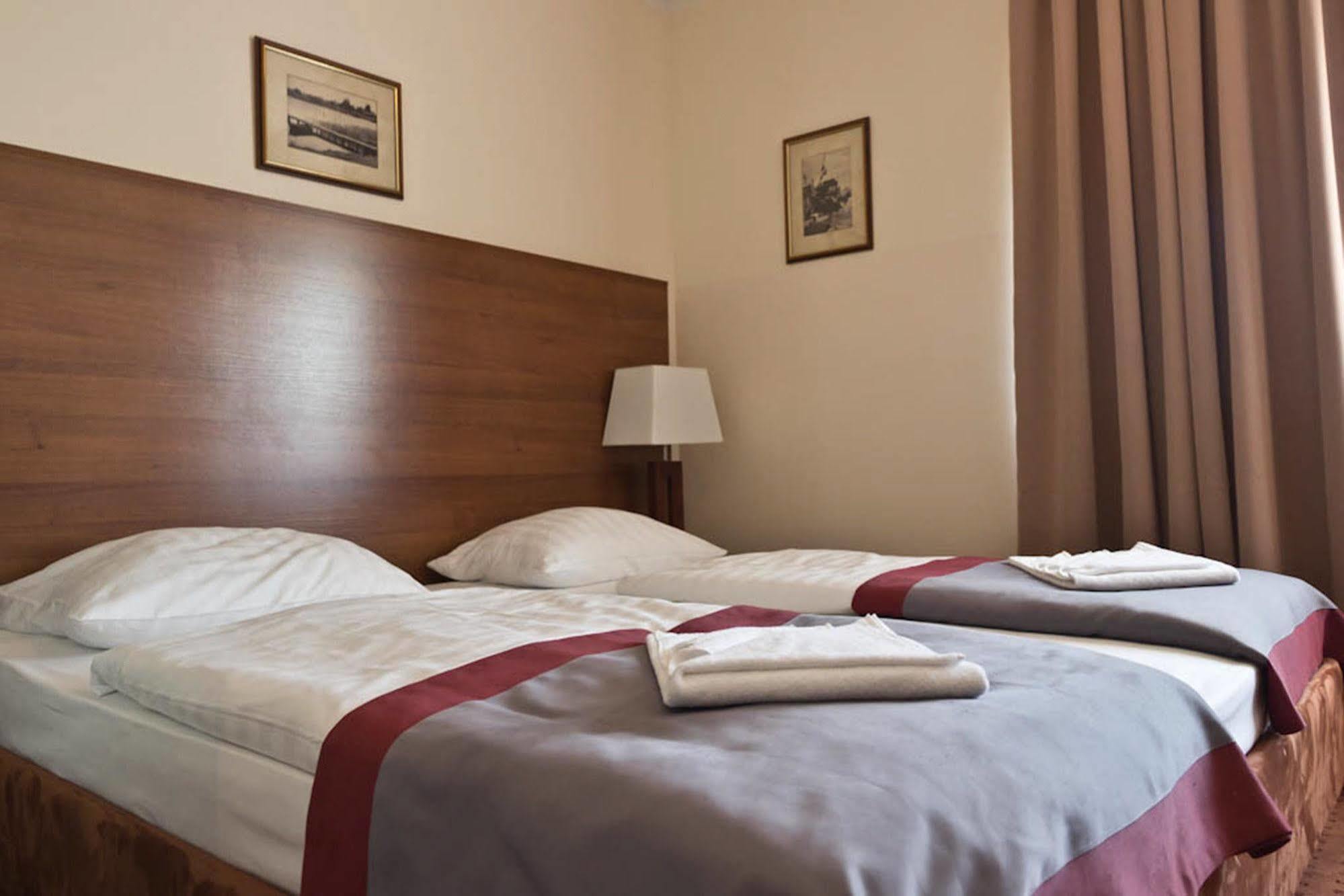 Ivbergs Hotel Messe Nord Берлин Экстерьер фото
