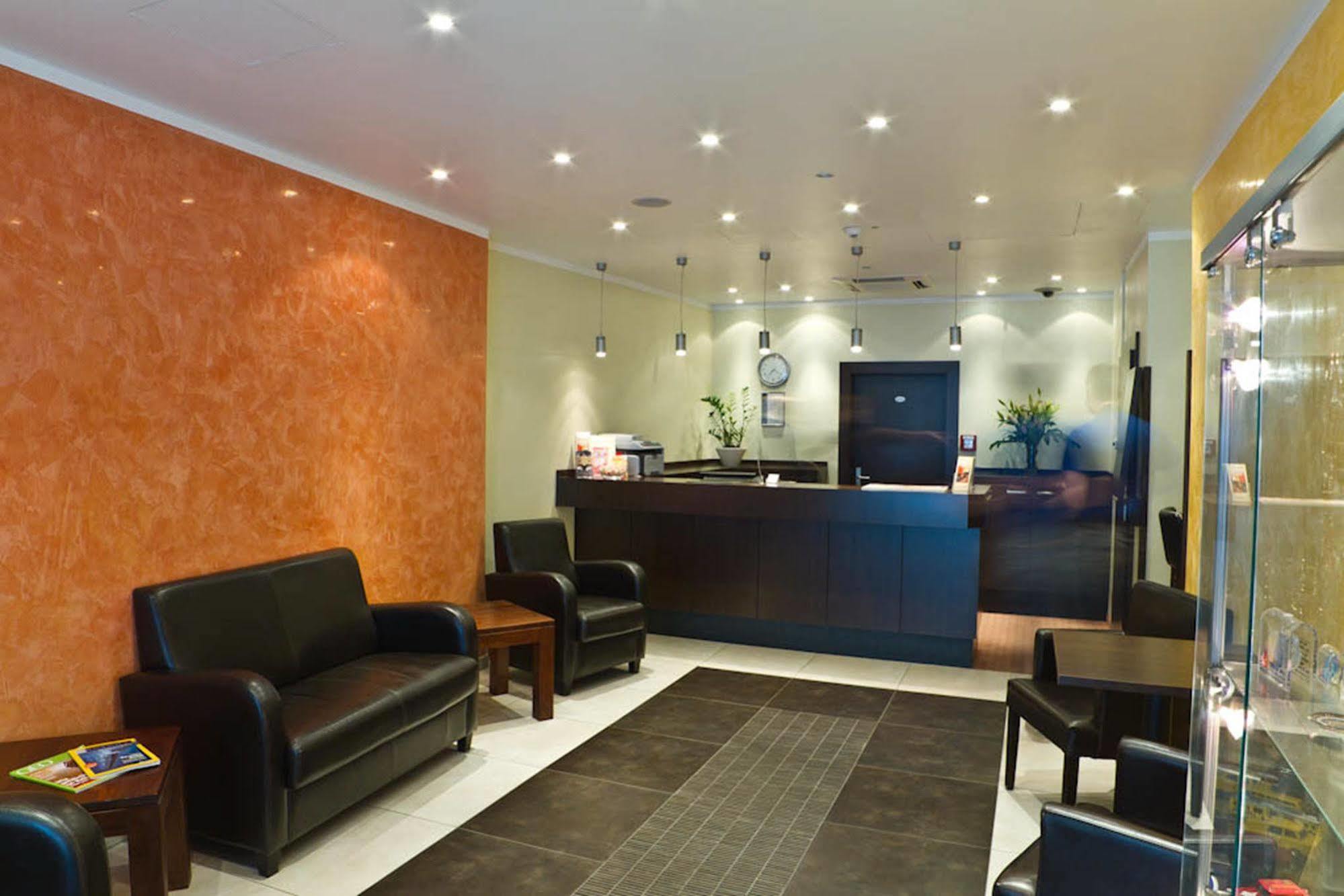 Ivbergs Hotel Messe Nord Берлин Экстерьер фото